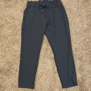 Womens Lululemon 7/8 length, size 8 pant